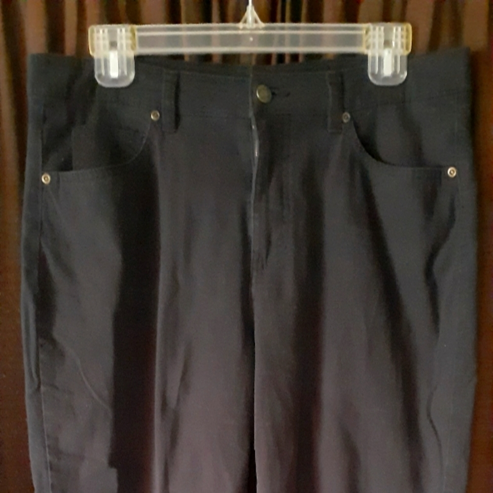 Basic Edition capris